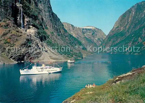 AK / Ansichtskarte Sogn Naeroyfjord Dampfer Berge 