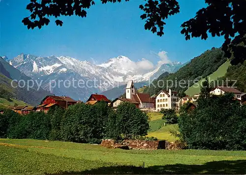 AK / Ansichtskarte Elm_GL Ortsansicht mit Kirche Blick zum Hausstock Glarner Alpen Elm_GL