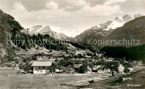 AK / Ansichtskarte Bruenigen Gesamtansicht mit Alpenpanorama Bruenigen