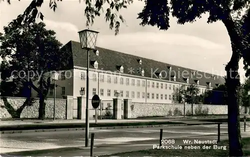 AK / Ansichtskarte Wiener_Neustadt Parkschule neben der Burg Wiener_Neustadt