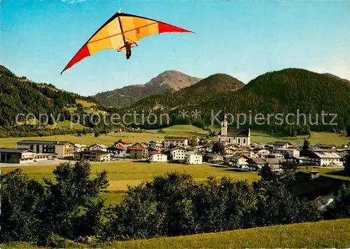 AK / Ansichtskarte Soell_Tirol mit Hohe Salve Drachenflieger Soell_Tirol