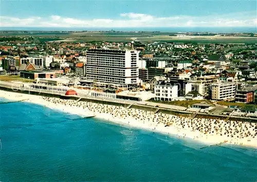 AK / Ansichtskarte Westerland_Sylt Nordseeheilbad Strand Hotels Fliegeraufnahme Westerland_Sylt