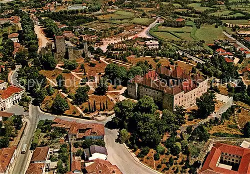 AK / Ansichtskarte Guimaraes Castelo e Pacos do Duque de Braganca vista aerea Guimaraes