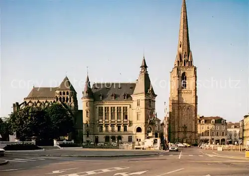 AK / Ansichtskarte Redon Eglise Saint Sauveur et la Mairie Redon