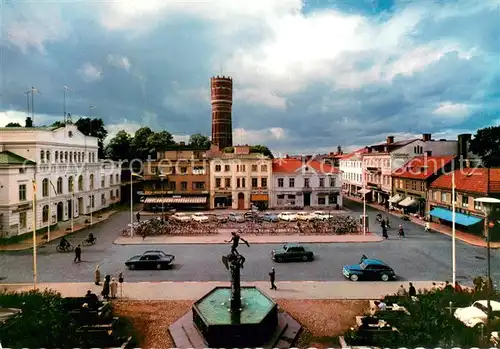 AK / Ansichtskarte Kalmar Motiv fran Larmtorgeet med Wasabrunnen av Nils Sjogren Kalmar