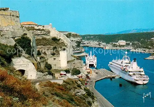 AK / Ansichtskarte Bonifacio_Corse_du_Sud Le Quai du Commerce point depart des bateaux assurant la Liaison avec la Sardaigne et lieu descale des navires de croisieres Bonifacio_Corse_du_Sud