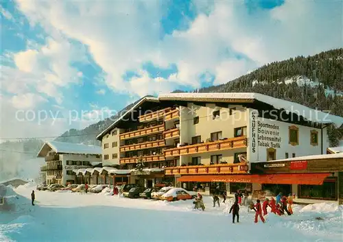 AK / Ansichtskarte Elbigenalp Sporthotel Alpenrose im Winter Wintersportplatz Alpen Elbigenalp
