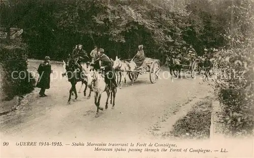 AK / Ansichtskarte Compiegne_Oise Spahis Marocains traversant la Foret de Compiegne  Compiegne Oise