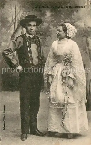 AK / Ansichtskarte Douarnenez Maries des environs de Douarnenez Costumes Hochzeitstracht Douarnenez