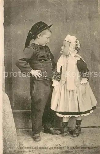 AK / Ansichtskarte Bigouden_Region_Quimper Costumes de Basse Bretagne Enfants Kindertrachten 