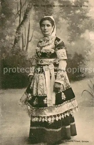 AK / Ansichtskarte Quimper Femme en costume de fete Festtrachten Quimper