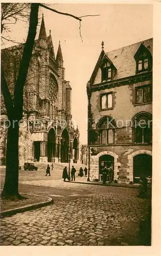 AK / Ansichtskarte Chartres_Eure_et_Loir Ancienne Poste et le Portail Sud Chartres_Eure_et_Loir