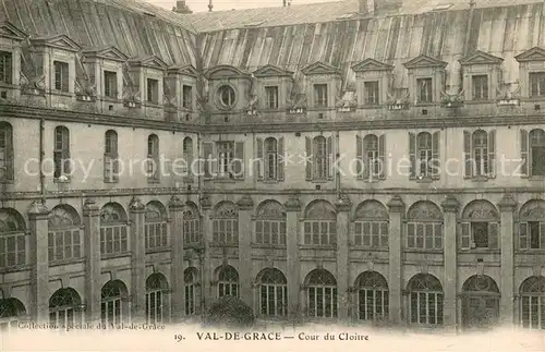 AK / Ansichtskarte Paris Val de Grace Chapelle Cour du Cloitre Paris