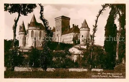 AK / Ansichtskarte La_Rochefoucauld Chateau La_Rochefoucauld