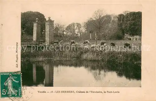 AK / Ansichtskarte Les_Herbiers Chateau de l`Etndu?re Pont Levis Les_Herbiers