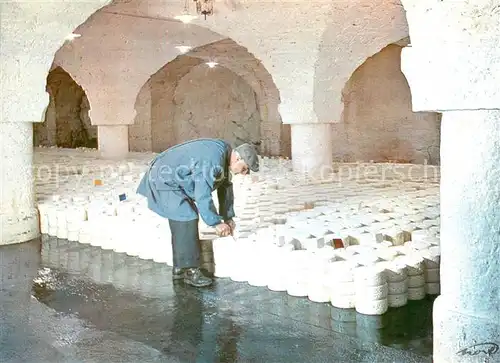 AK / Ansichtskarte Roquefort sur Soulzon Dans les saloirs S.A. des Caves et des Producteurs Reunis Roquefort sur Soulzon