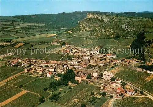 AK / Ansichtskarte Solutre Pouilly La Roche de Solutre Ses Vignobles Vue aerienne Solutre Pouilly