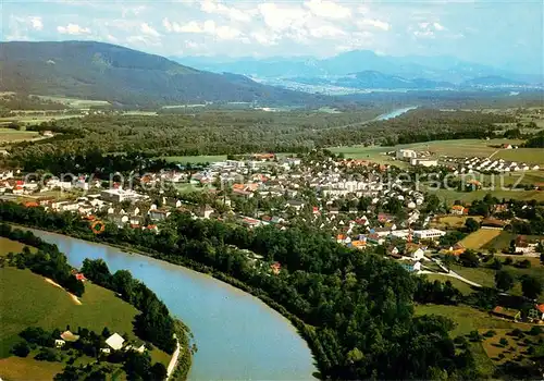 AK / Ansichtskarte Laufen_Salzach Fliegeraufnahme mit Hausberg und Salzburger Land Laufen Salzach