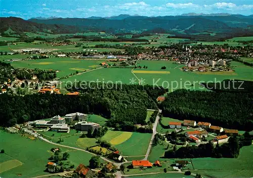 AK / Ansichtskarte Neutrauchburg Fliegeraufnahme mit Argentalklinik und Kuranstalt Alpenblick Neutrauchburg