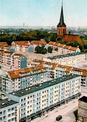 AK / Ansichtskarte Stargard_Szczecinski Osiedle mieszkaniowe na Starym Miescie i gotycki kosciol sw Jana Stargard Szczecinski