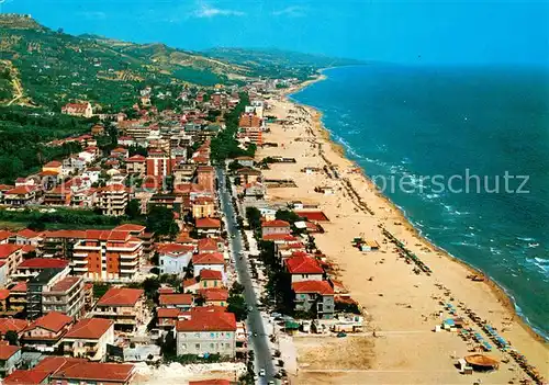 AK / Ansichtskarte Silvi_Marina Panorama e lungomare dall aereo Silvi Marina