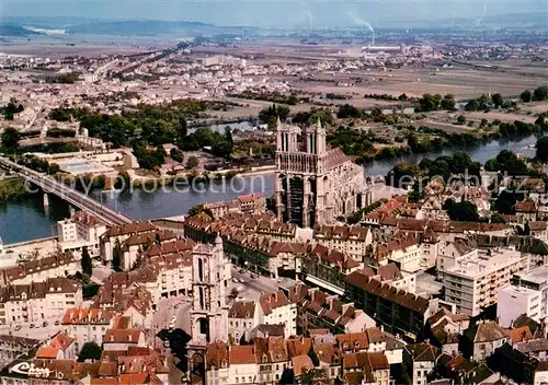 AK / Ansichtskarte Mantes la Jolie Vue aerienne Panorama sur la Collegiale et la Vallee de la Seine Mantes la Jolie