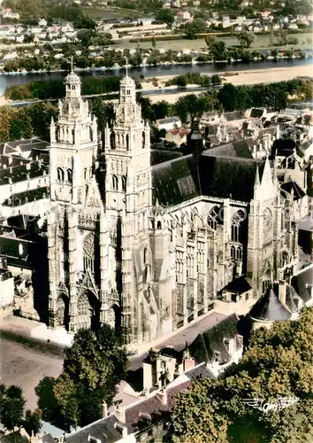 AK / Ansichtskarte Tours_Indre et Loire La Cathedrale Vue aerienne Tours Indre et Loire