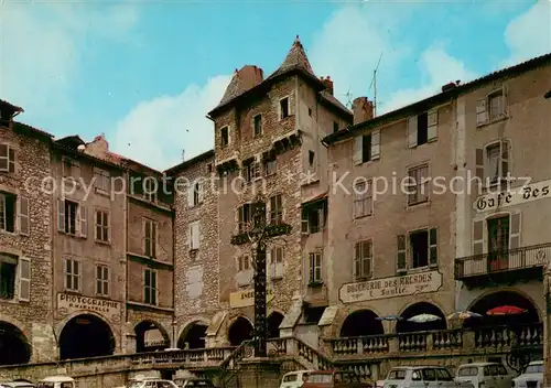 AK / Ansichtskarte Villefranche de Rouergue Place Notre Dame Villefranche de Rouergue
