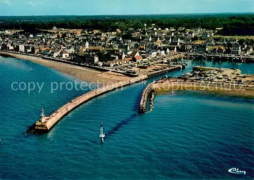AK / Ansichtskarte Grandcamp_Maisy_Calvados Vue generale aerienne sur la ville Le Port de peche et de plaisance Grandcamp_Maisy_Calvados
