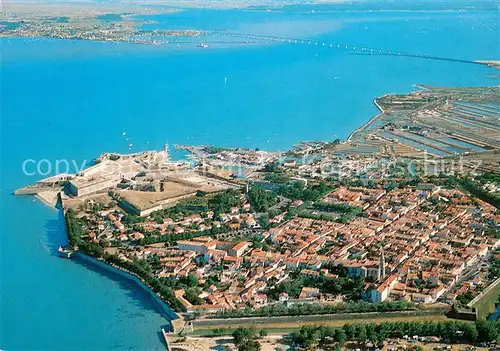 AK / Ansichtskarte Ile_d_Oleron Fortifications de la ville Citadelle Viaduc Oleron Continent vue aerienne Ile_d_Oleron
