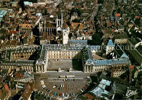 AK / Ansichtskarte Dijon_Cote_d_Or Vue aerienne de la place de la Libertation le palais des Dues de Bourgogne et leglise Notre Dame Dijon_Cote_d_Or