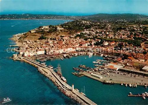 AK / Ansichtskarte Saint_Tropez_Var Vue generale aerienne sur le port La Citadelle et la Baie des Canebiers Saint_Tropez_Var