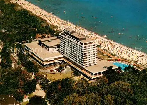 AK / Ansichtskarte Timmendorfer_Strand Hotel Maritim mit Kongresshalle Fliegeraufnahme Timmendorfer_Strand
