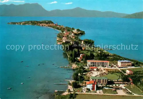 AK / Ansichtskarte Sirmione_Lago_di_Garda Halbinsel Gardasee Fliegeraufnahme Sirmione_Lago_di_Garda