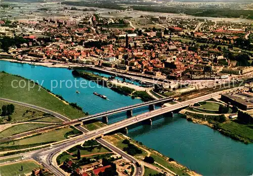 AK / Ansichtskarte Venlo met de Maas vanuit de lucht Venlo