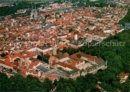 AK / Ansichtskarte Regensburg Schloss der Fuersten von Thurn und Taxis Basilika St. Emmeram Fliegeraufnahme Regensburg