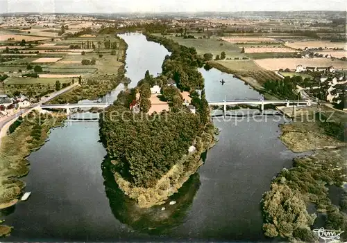 AK / Ansichtskarte Ile Bouchard La Vienne les 2 Ponts et lIle Vue aerienne 