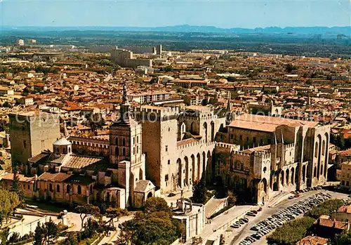 AK / Ansichtskarte Avignon_Vaucluse Notre Dame des Doms et le Palais des Papes Vue aerienne Avignon Vaucluse