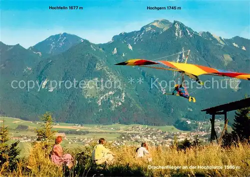 AK / Ansichtskarte Marquartstein Drachenflieger an der Hochplatte mit Hochfelln und Hochgern Marquartstein