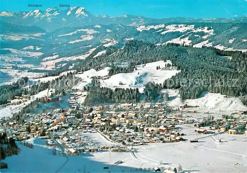 AK / Ansichtskarte Oberstaufen mit Altmann und Saentis Appenzeller Alpen Winterlandschaft Fliegeraufnahme Oberstaufen