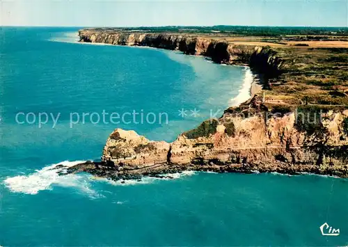AK / Ansichtskarte Cricqueville en Bessin Omaha Beach Vue aerienne de la cote La Point du Hoc Vue aerienne Cricqueville en Bessin