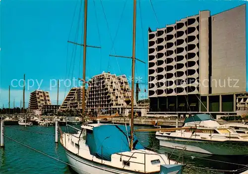 AK / Ansichtskarte La_Grande Motte Le Port et lHotel Frantel La_Grande Motte