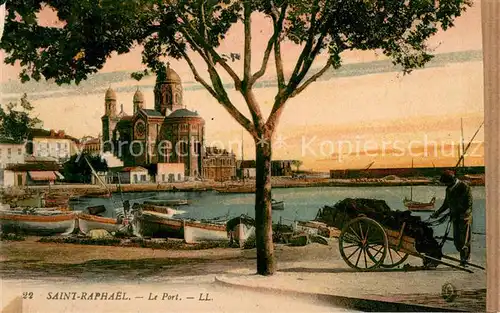 AK / Ansichtskarte Saint Raphael_Var Le Port La Cathedrale Saint Raphael Var