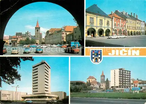 AK / Ansichtskarte Jicin Wallenstein Platz mit Valdice Tor und Schloss Arkaden Hotel Hochhaus Verwaltungsgebaeude Jicin