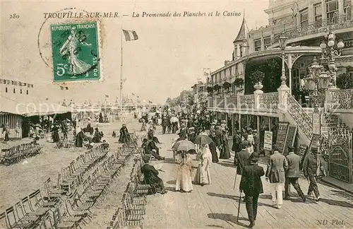 AK / Ansichtskarte Trouville sur Mer La Promenade des Planches et le Casino Trouville sur Mer