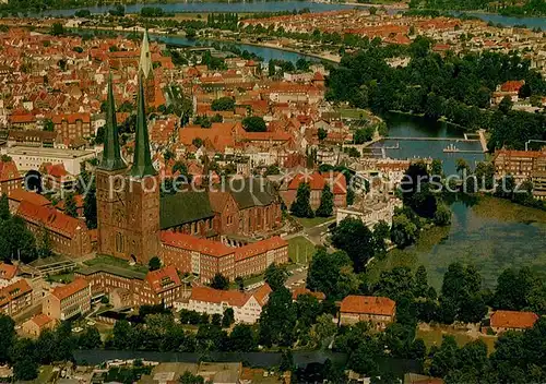 AK / Ansichtskarte Luebeck Zentrum Hansestadt Kirche Fliegeraufnahme Luebeck