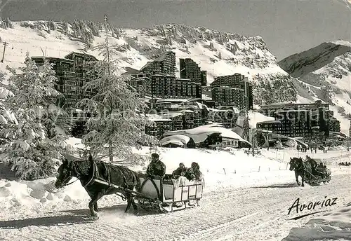 AK / Ansichtskarte Avoriaz Promenade en traineau face a la station Avoriaz