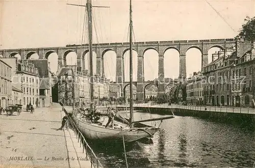 AK / Ansichtskarte Morlaix Bassin viaduc et voilier Morlaix