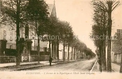 AK / Ansichtskarte Pithiviers_Loiret Avenue de la Republique Ecole Saint Gregoire Pithiviers Loiret