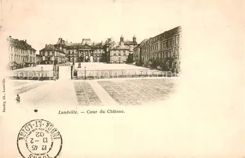 AK / Ansichtskarte Luneville Cour du chateau Luneville